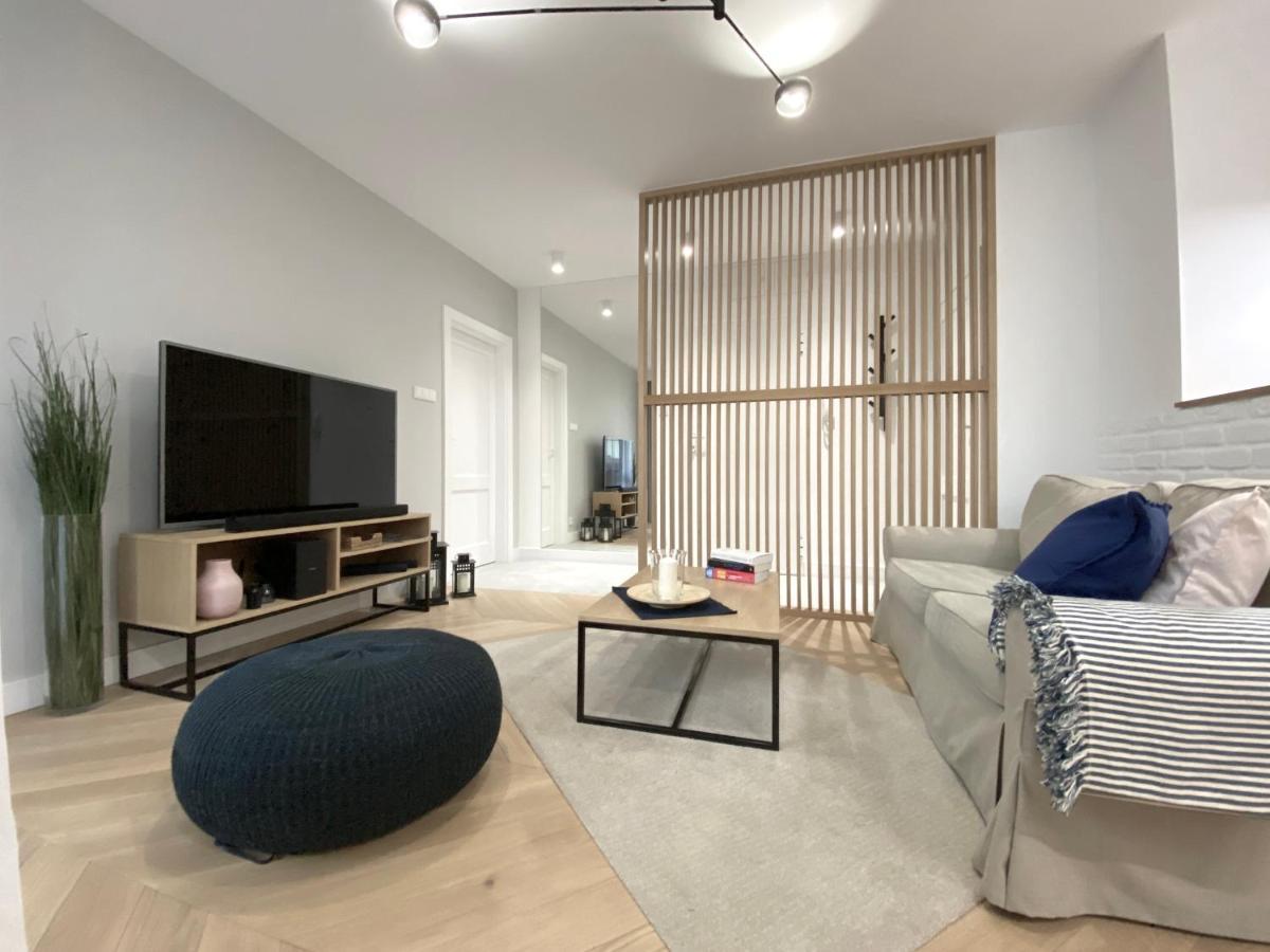 Mycherry - Old Town Apartment - Wiezienna 21C Вроцлав Екстериор снимка