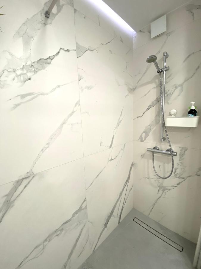Mycherry - Old Town Apartment - Wiezienna 21C Вроцлав Екстериор снимка